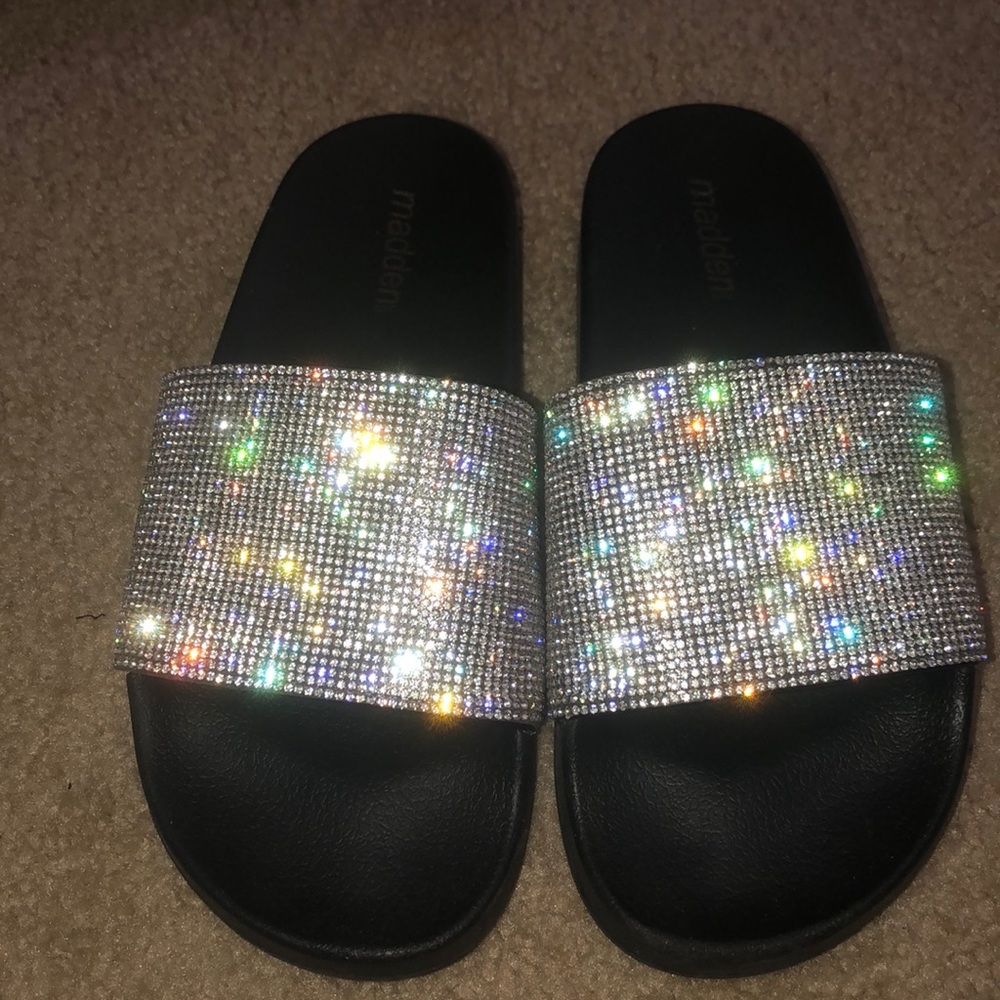 DIAMOND STEVE MADDEN SLIPPERS